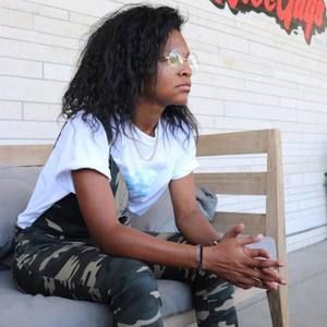 Meet your Posher, Adriane